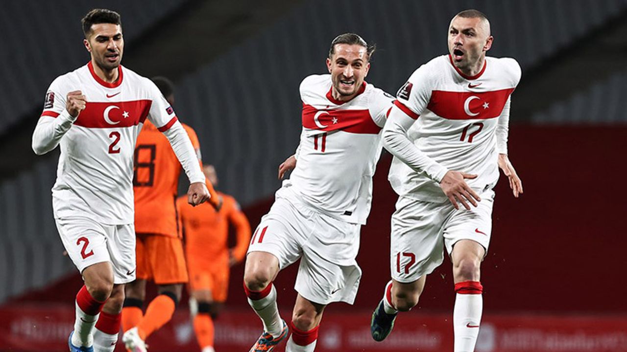 Yabancı futbolculardan Türkiye Milli Takımı'na destek!
