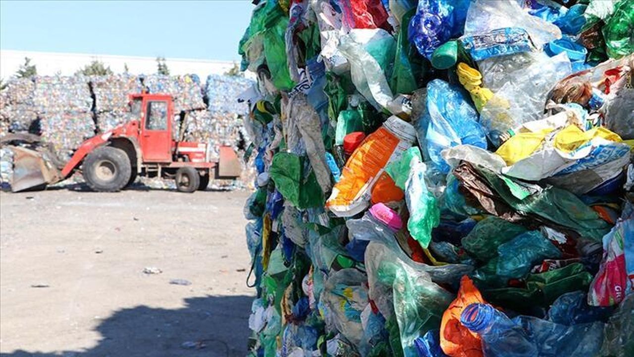 Dünyanın En Büyük Küresel Plastik Atık Sağlayan Ülkesi Açıklandı