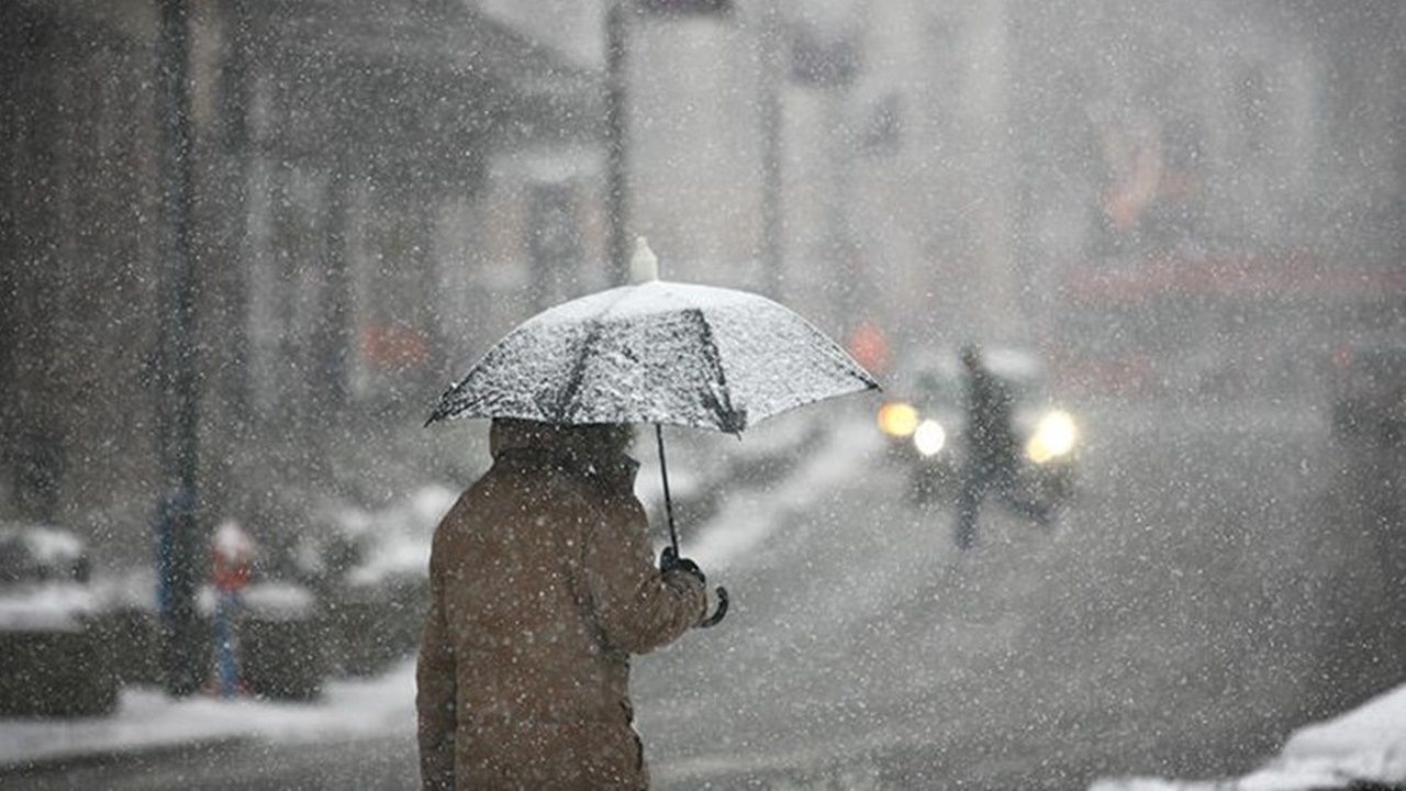 Kar kapıya dayandı! Peş peşe uyarılar yapıldı: İstanbul'a ne zaman kar yağacak?