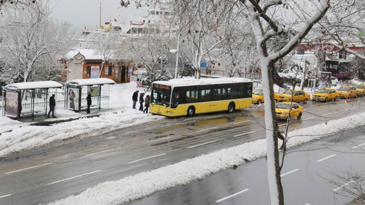 10 Mart İstanbul'da İETT otobüsleri çalışıyor mu? Bugün İstanbul'da toplu taşıma çalışıyor mu?