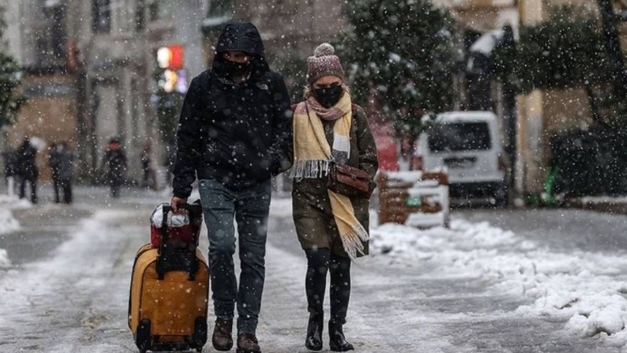 İstanbul'da 10-11 Mart 2022 okullar tatil mi? İstanbul Valiliği son dakika Perşembe Cuma kar tatili açıklaması