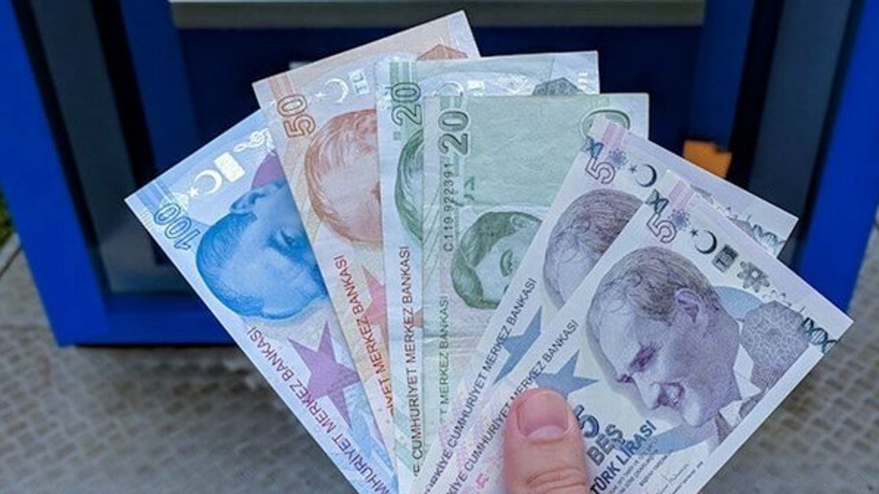 Vakıfbank bankamatik kartı kullanan herkes için 9000 TL ile 17.000 TL arasında nakit ödeme yapacağını açıkladı