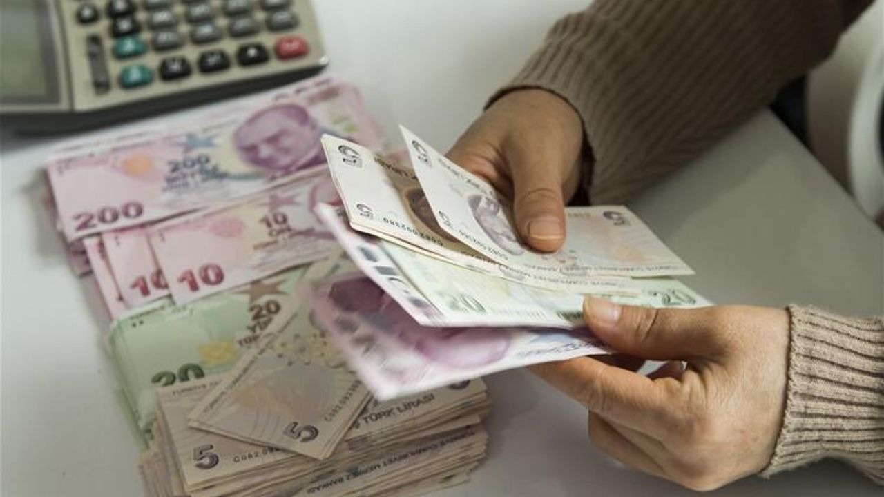 Vakıfbank ve Halkbank'tan 180 gün ertelemeli 120.000 TL nakit kredi müjdesi verildi! Bugün başladı