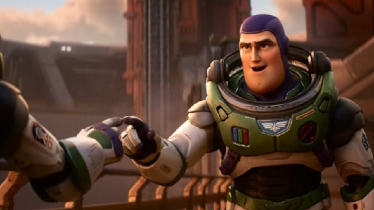 Toy Story'deki Buzz Karakteri Yine Gündem! Lightyear Filmi de Eşcinsellik Kurbanı Oldu!