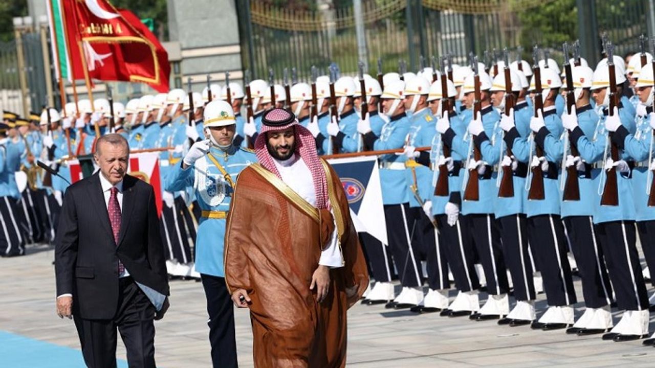 Prens Selman'ın Karşılama Töreni Detayları "Skandal" Denilerek Sosyal Medyada Açıklandı!