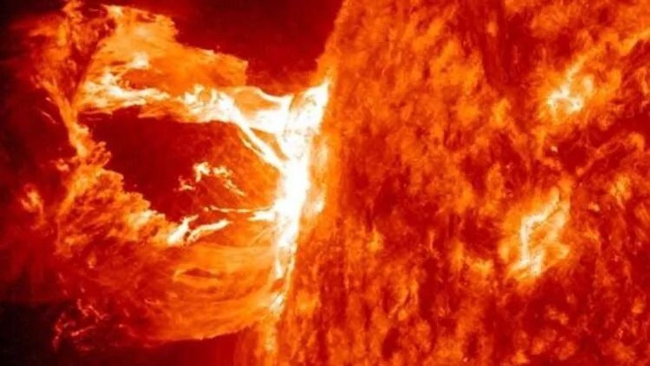 Korkutan Açıklama! Uyarılan Güneş Patlaması Ne Zaman? Bilim İnsanları Leke Bulguları İle Korku Yarattı!
