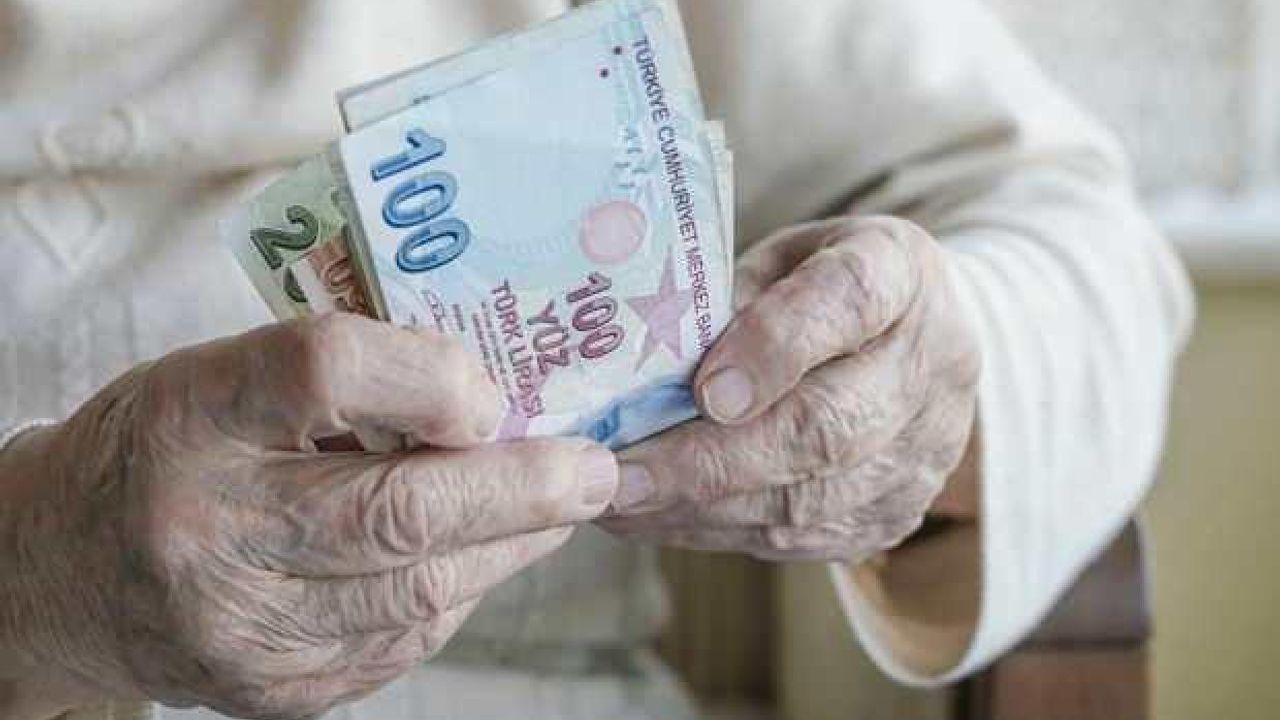 Emekli Olan Kişiler 10.000 TL Ödeme Alacak! Başvuru Yapan ve Puanı Yüksek Olan Daha Yüksek Hesaplara Ödeme Alacak