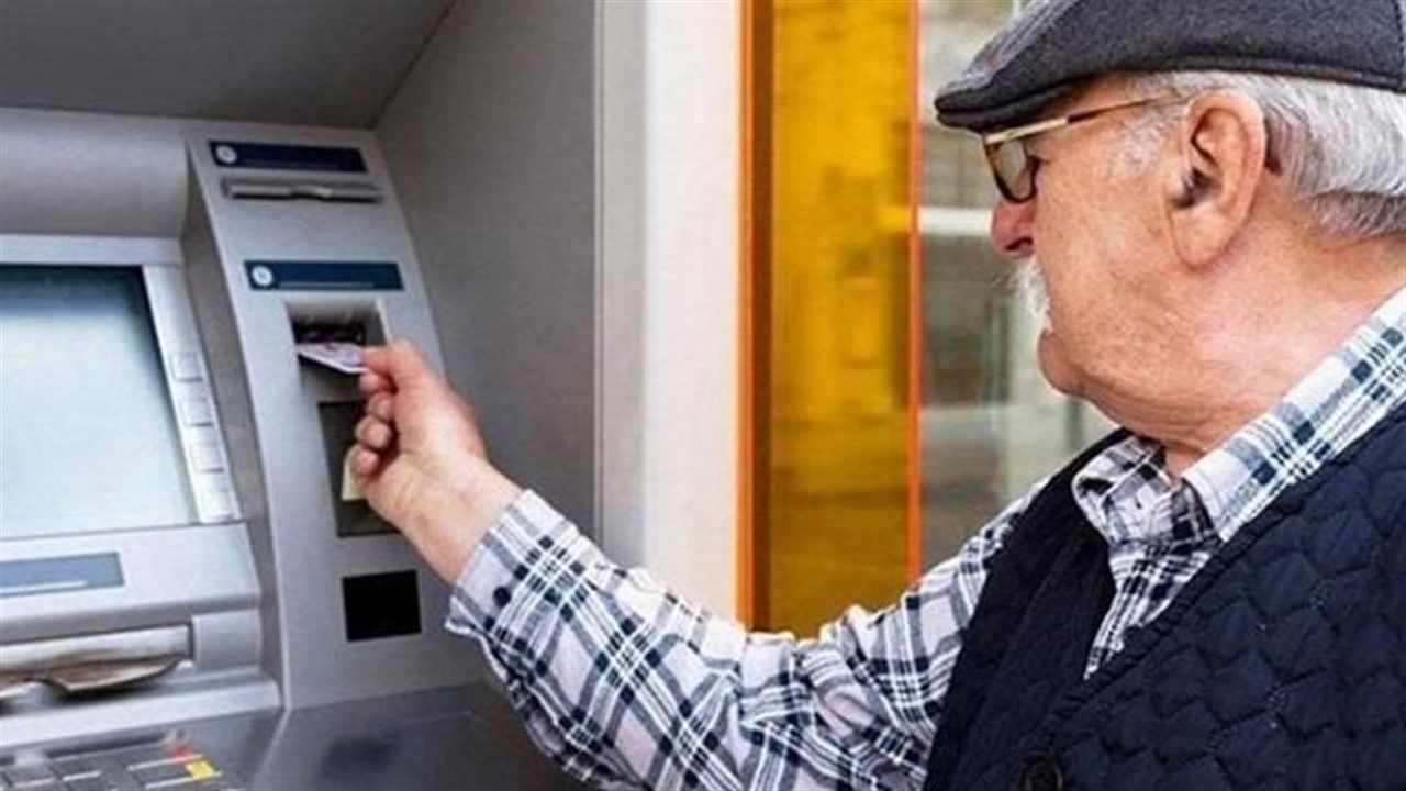 Emekli olan kişilere ödeme haberi! Ziraat Bankası Vakıfbank ve Halkbank duyuru yaptı, Nakit ödeme olacak