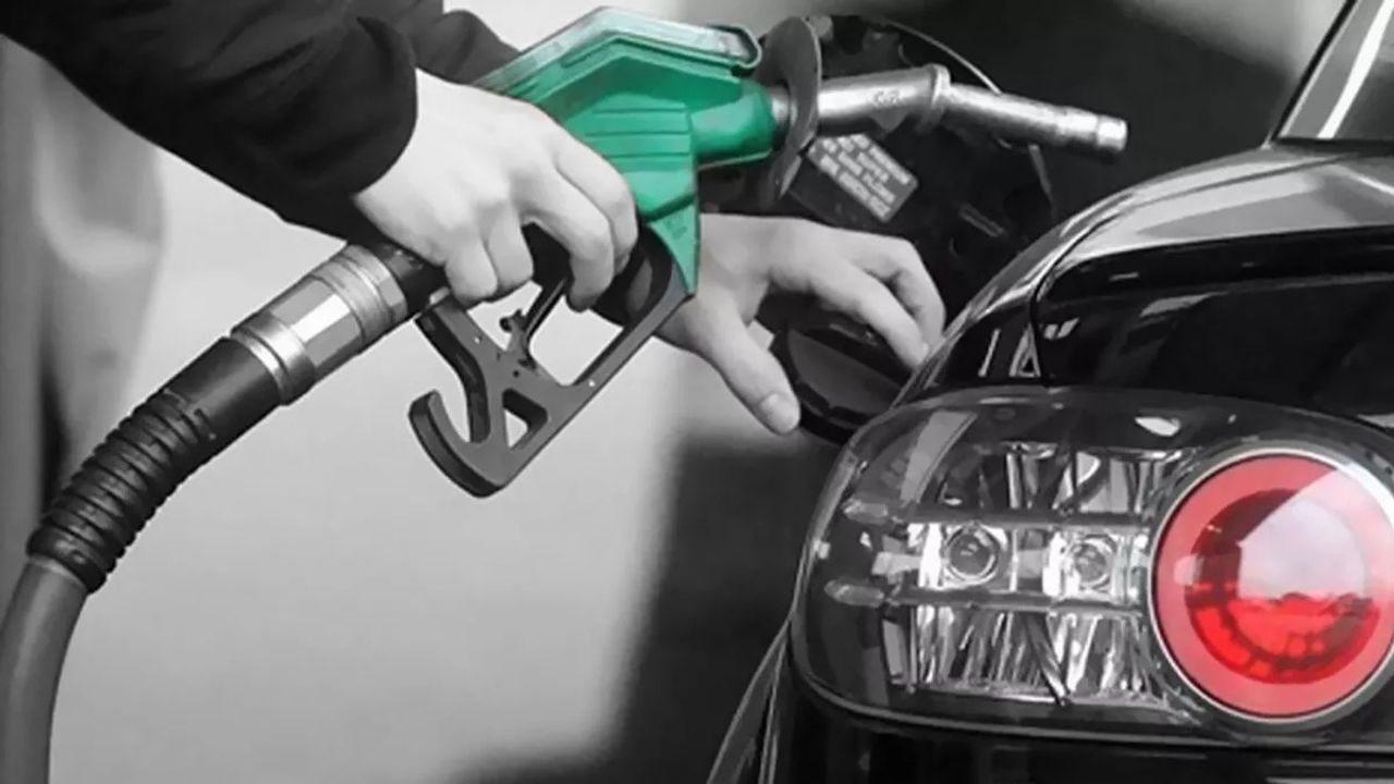 Akaryakıt Fiyatları Kaç TL Oldu? Benzin ve Motorin İndirimli Satılıyor!