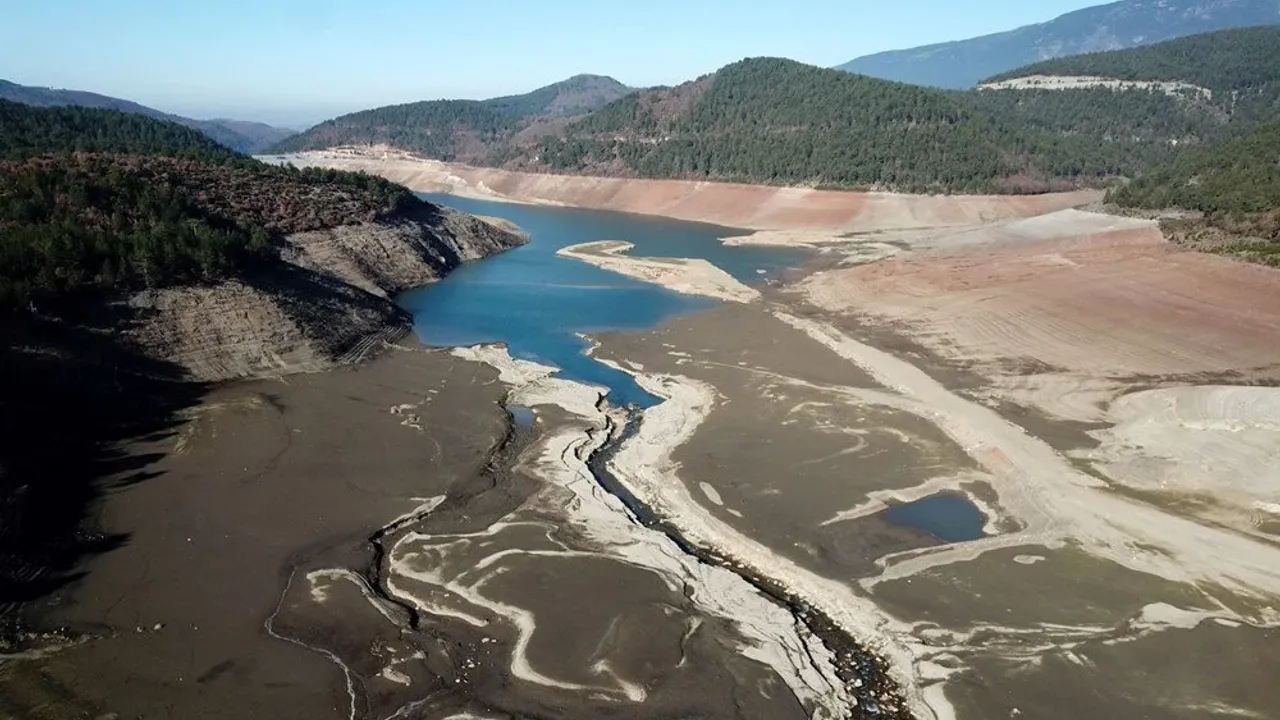 Bursa’da Su Krizi: Nilüfer Barajı Kurudu!