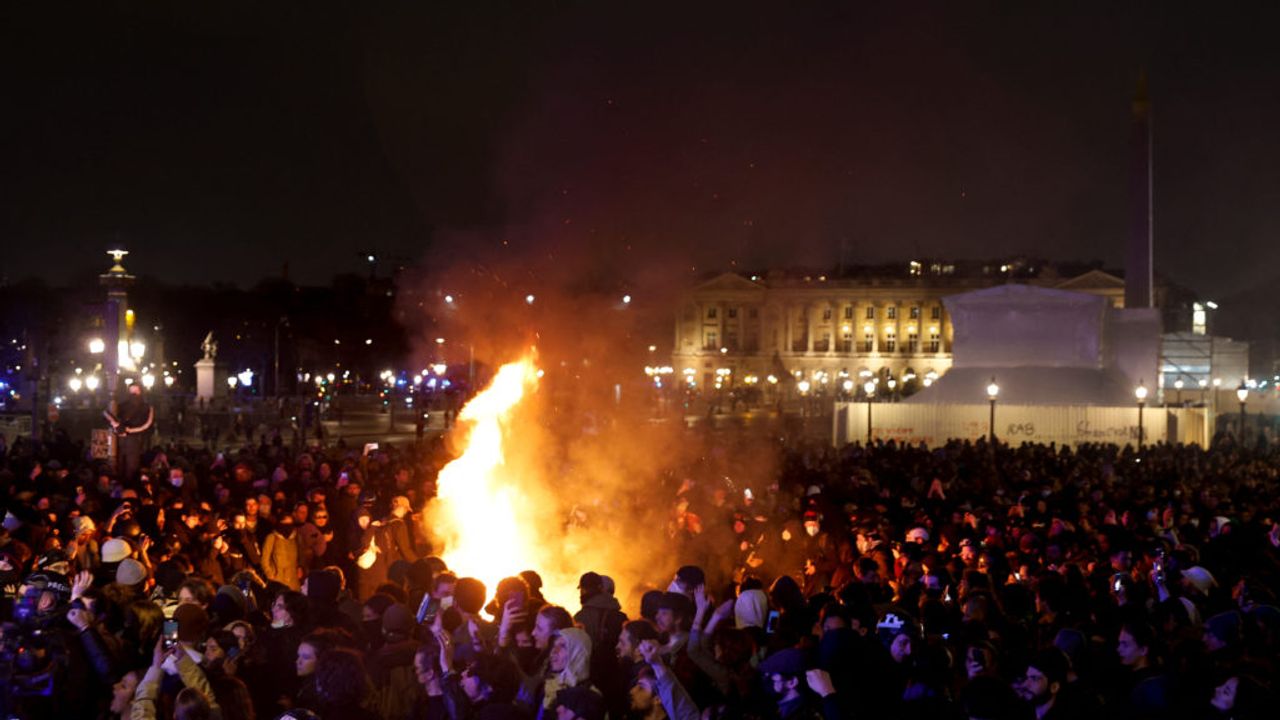 Fransa Alev Alev! Başkent Paris’te 113 Gösterici Gözaltına Alındı