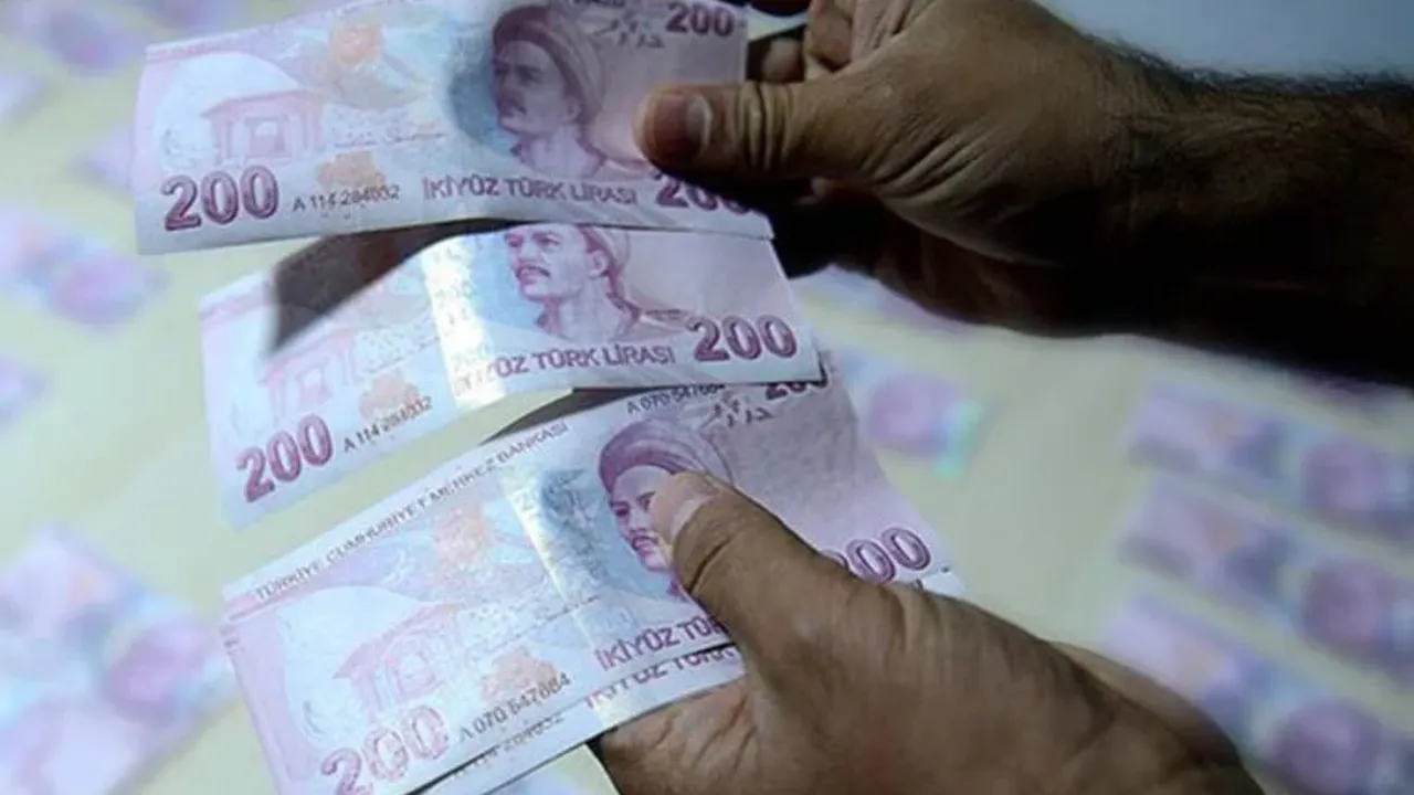 Türkiye’nin En Değerli Banknotu 200 TL Gün Geçtikçe Eriyor