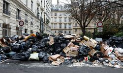 Fransa’da Çöp Toplayıcılarına Sendika El Uzattı: Grev Bugün Askıya Alınıyor