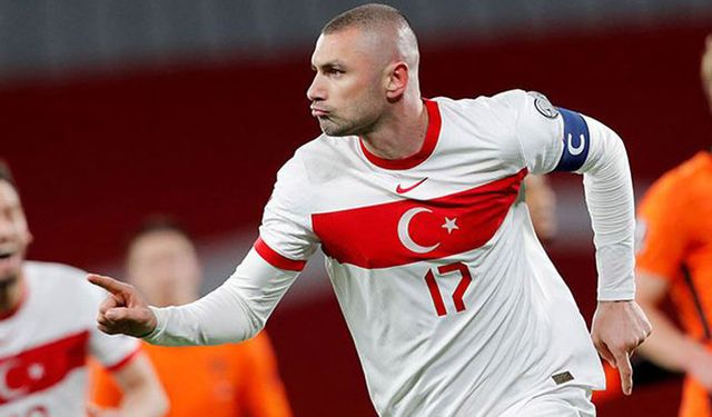 Letonya maçı öncesi Burak Yılmaz'dan kötü haber!