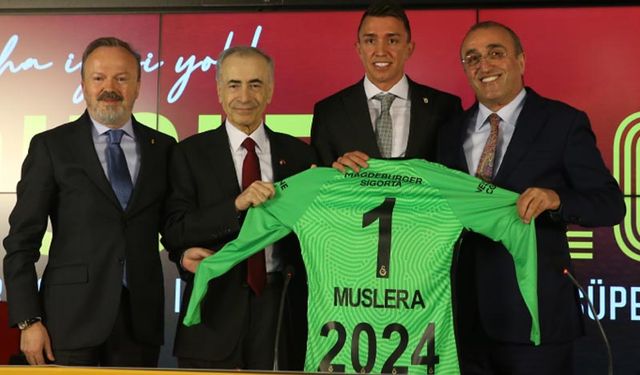 Muslera Galatasaray'la 3 yıllık sözleşme imzaladı