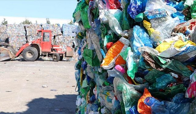 Dünyanın En Büyük Küresel Plastik Atık Sağlayan Ülkesi Açıklandı