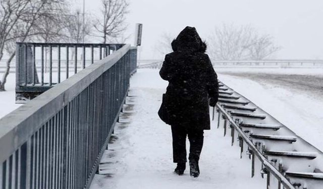 Meteoroloji alarm verdi, yarın başlıyor! Günlerce devam edecek kar yağışı İstanbul'a da gelecek