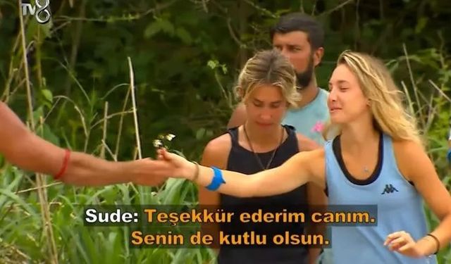 Survivor 2022’de Sude ve Nisa kavgası! Mert Sude’ye Sevgililer Günü çiçeği verdi, Nisa çılgına döndü!