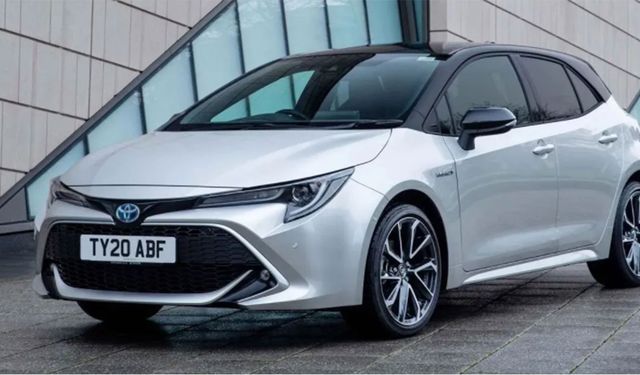 Almanın tam sırası! Toyota Corolla fiyatı adeta çakıldı! Fark 5 bin 10 bin değil tam olarak 210 bin lira oldu