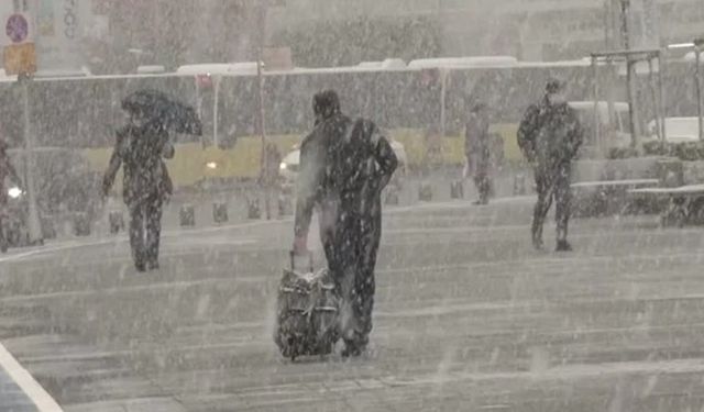 Meteoroloji uzmanları peş peşe uyardı! İstanbul'da kar kaç gün sürecek, kar kalınlığı ne kadar olacak?