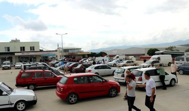 Vatandaş akın etti! İkinci el otomobili yüzde 50 ucuza alın! Opel'ler, Ford'lar ve Audi'ler 2. el otomobil alacaklar…