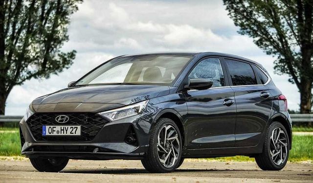 Hyundai resmen çıldırdı: i20 modelinde öyle bir indirime gitti ki ağızlar açık kaldı! İşte Nisan ayı fiyatları