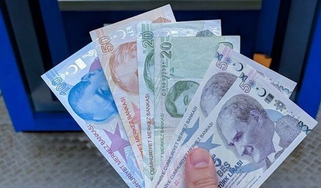 O banka tam anlamıyla para dağıtıyor! 7.500 TL hesabınıza bu sabah yatmış olabilir!