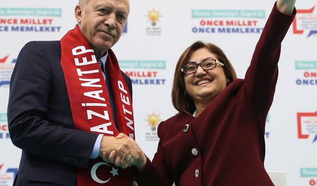 AKP'den Gençlere Tavsiye, Üyelerine Faaliyet! AKP'lilerin Hakkı Bedava Yurt Dışı Gezisi! Gençlerin ki Perişanlık!