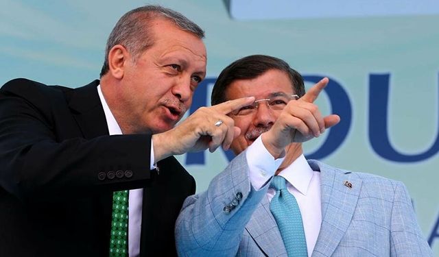 Meğerse Davutoğlu'nun da İnsan İçine Çıkacak Yüzü Yokmuş! Neden Konuşamadığı Belli Oldu!