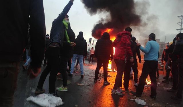 Sri Lanka Sonrası İran da Patladı! Rejim Protestoları Ülke Geneline Yayıldı!