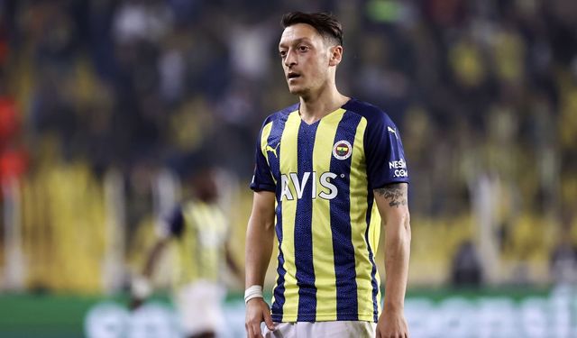 Mesut Özil Fenerbahçe’yi Takipten Çıkardı! Fenerbahçe ile Mesut Özil Arasında Ne Oluyor?