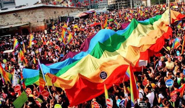 Pride LGBTİ Onur Yürüyüşü Ne Zaman? Onur Haftası Nedir?