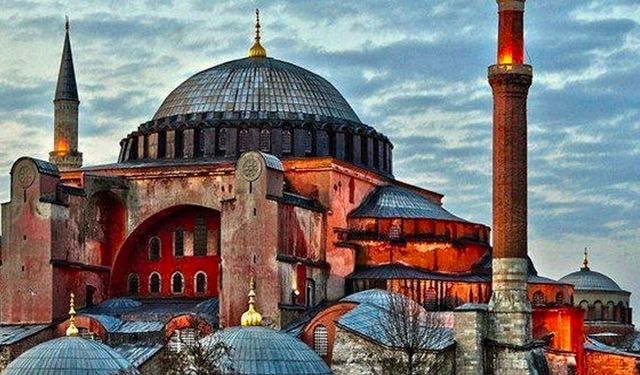 Ayasofya Skandalı Büyüyor! Yok Etmeye Ant İçilmiş Gibi! Kırdılar, Yediler, Ezdiler Ama Bununla da Bitmedi...