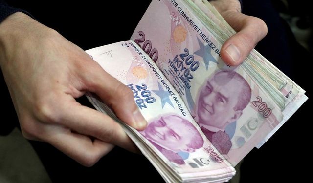 Durumun Vahameti 200 Lira İle Anlatıldı! 2009 da 200 TL 125 Dolar Yapıyorken Şimdi 11,8 Dolar Yapıyor! Sadece 13 Yılda!