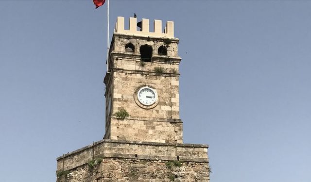 Bunu da Duyduk! Tarihi Saat Kulesi’nin Orjinal Saati Yerine Plastiği Takıldı! Hırsızlık Sonrası...