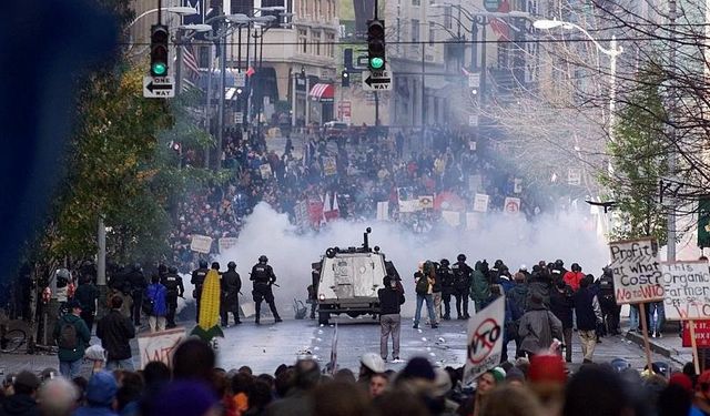 Kehanet Doğru Çıktı! Dünya'da Halk Ayaklanması Başladı! Hangi Ülkelerde İsyan Başladı? Nedenleri Neler?