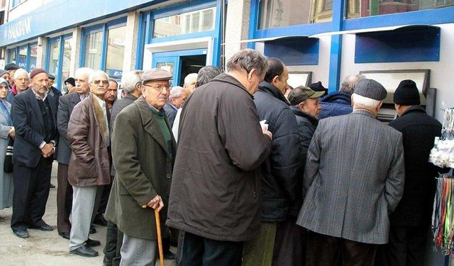 İŞKUR Verileri Ortaya Çıkarttı! Emekliler Çalışmak Zorunda Kaldı!