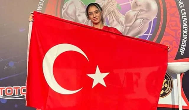 Derya Ceren Çağlayan kimdir? Twitter Kazakistan münasebetsizliğine karşı koyan Türk'ü konuşuyor