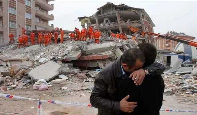 İş Bankası Genel Müdürü Hakan Aran Deprem Bölgesi için Önemli Açıklamalarda Bulundu! Bütün Borçlar Silinecek!