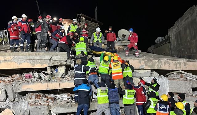 Kahramanmaraş'ta 11 yaşındaki Hidayet Ela kurtarıldı mı? Depremin 211. saatinde mücadele sürüyor