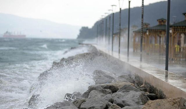 Karadeniz'den 5 Şehir Tehlikede! Trabzon, Rize, Giresun, Artvin ve Samsun'da Oturanlar Dikkat!