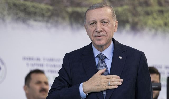 Cumhurbaşkanı Recep Tayyip Erdoğan'ın talimatı üzerine Halkbank, SSK, Bağ-Kur, memur ve EYT emeklilerine 7000 TL veriyor