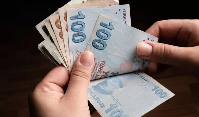 16 Milyon Emekliyi İlgilendiren 7500 TL'lik Ödeme Bankada Kuyruğa Neden Oldu!