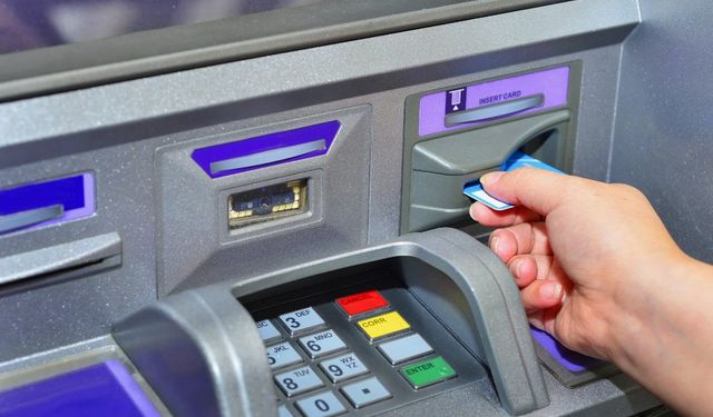 ATM'lerden Küçük Banknotlar Kalkıyor: Sadece 200 TL Dönemi Yakın