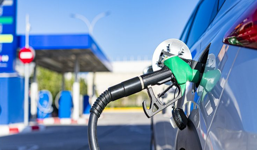 Akaryakıt Fiyatları Yeniden Değişti: Benzine Yüksek Zam Bu Gece Yarısı Geliyor!