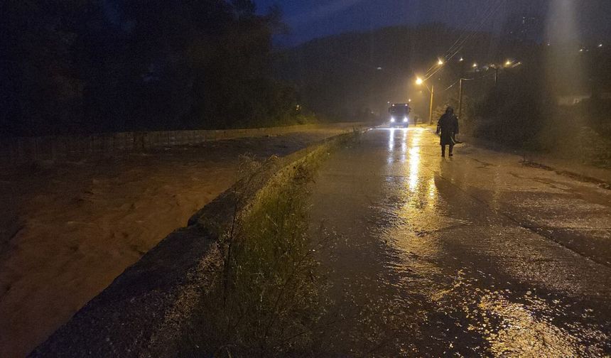 Zonguldak’ta Şiddetli Yağışlar Hayatı Olumsuz Etkiledi: 17 Kişi Tahliye Edildi